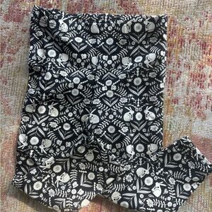 Black and White Patterned Bunny Leggings